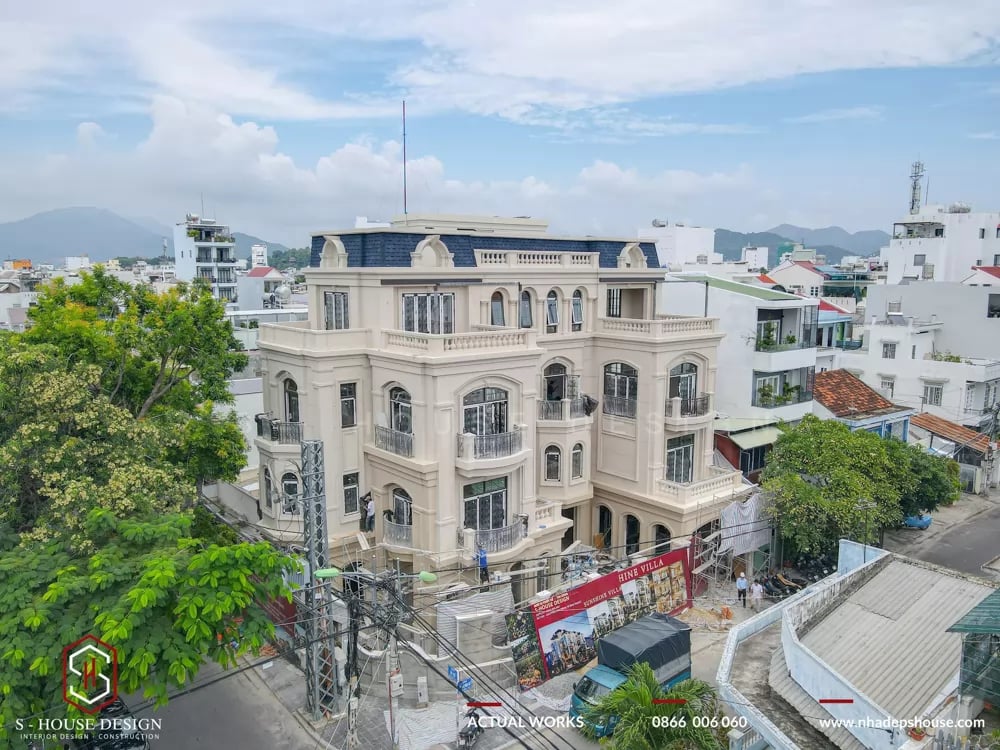 Biệt thự nhìn từ trên cao